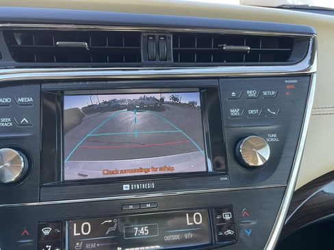 Used 2013 Toyota Avalon Limited FWD image 17