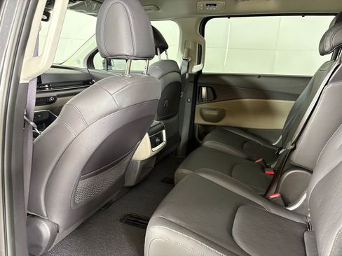 New 2026 Kia Carnival EX FWD image 34