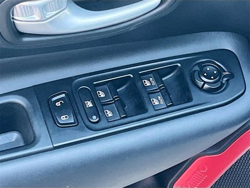 Used 2023 Jeep Renegade Trailhawk image 18