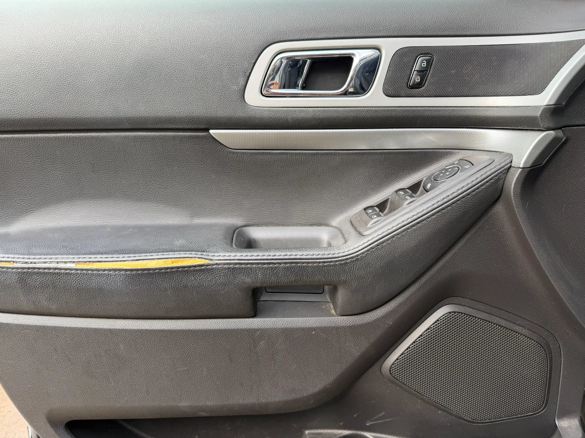Used 2012 Ford Explorer XLT AWD/4WD image 9