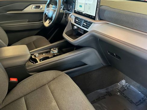 New 2026 Ford Explorer Active image 15