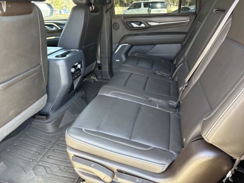 Used 2022 GMC Yukon XL Denali w/ Denali Ultimate Package image 10