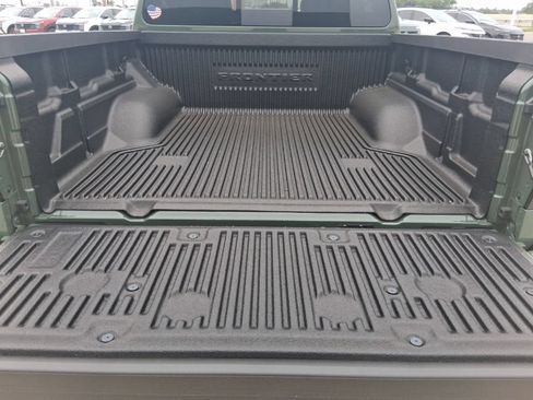 New 2026 Nissan Frontier PRO-4X w/ Tow Package AWD/4WD image 7