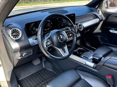 Used 2022 Mercedes-Benz GLB 250 GLB 250 w/ Premium Package Lite image 18