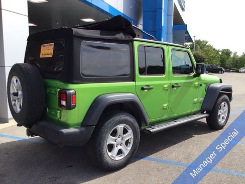 Used 2018 Jeep Wrangler Unlimited Sport S AWD/4WD image 7