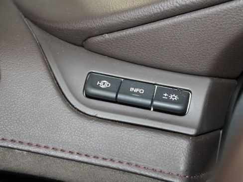Used 2017 Cadillac Escalade Luxury AWD/4WD image 25