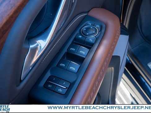 Used 2024 GMC Yukon Denali Ultimate image 18