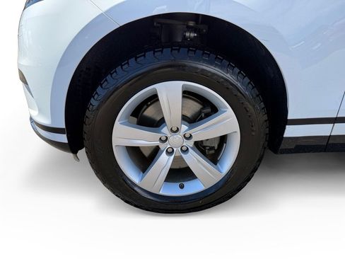 Used 2019 Land Rover Range Rover Velar S image 9