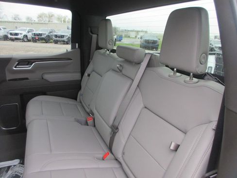 New 2026 GMC Sierra 1500 SLT image 12