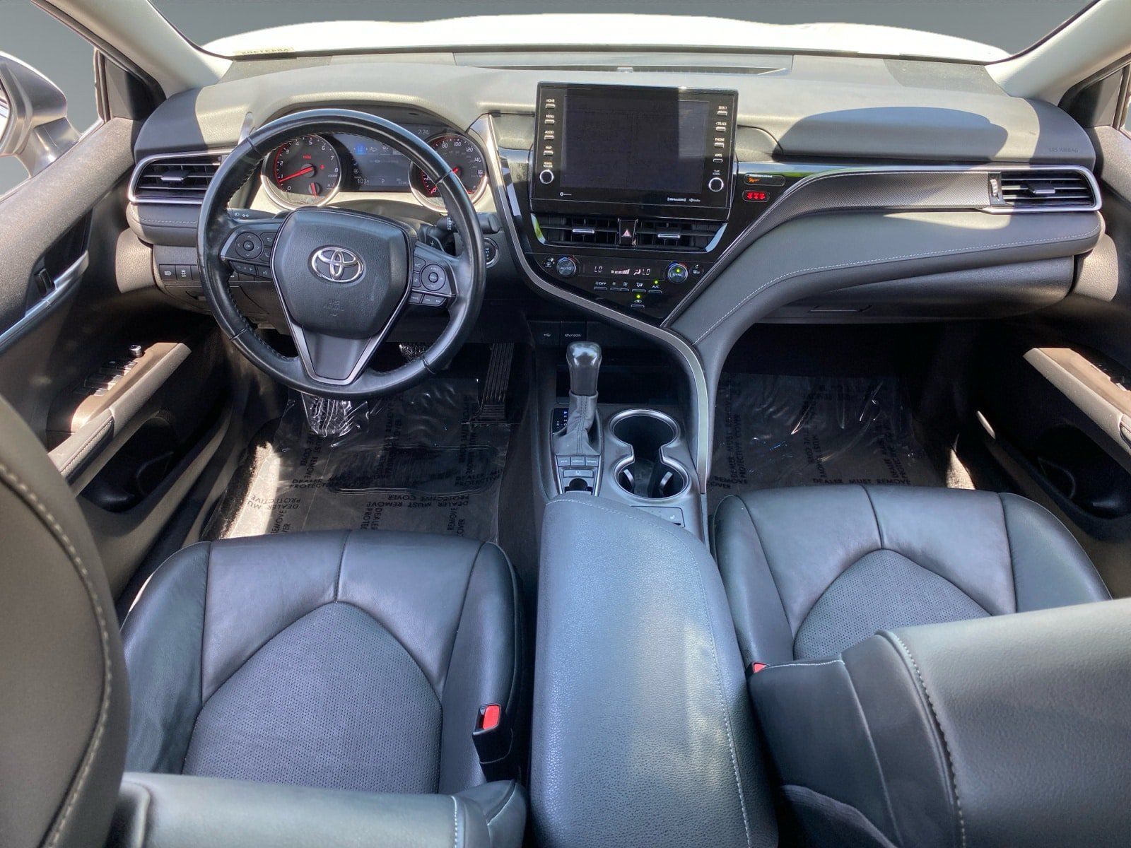 Used 2023 Toyota Camry XSE FWD image 10
