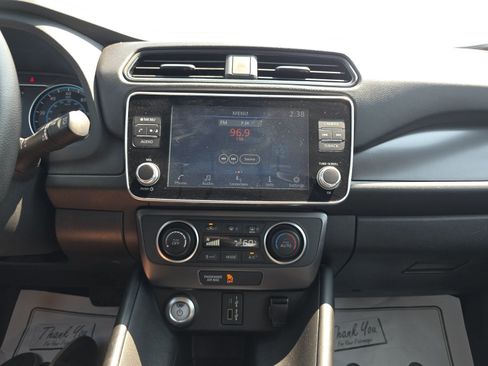 Used 2022 Nissan Leaf S FWD image 17