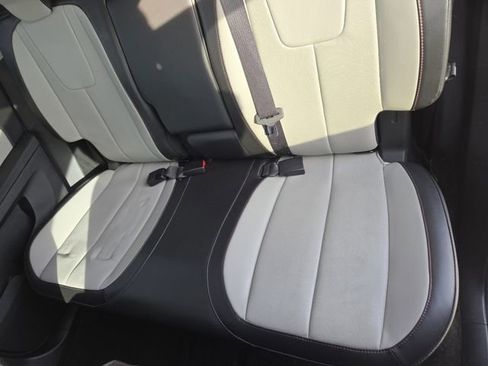 Used 2017 GMC Terrain SLT w/ Open Road Package image 28