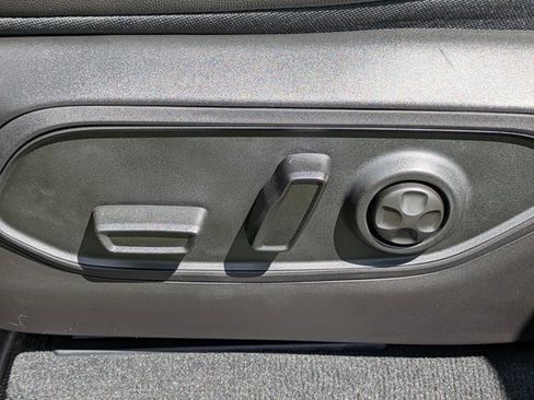 New 2025 Jeep Grand Cherokee Altitude image 18