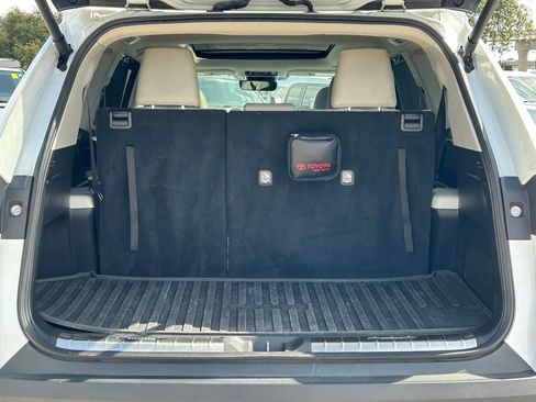 Used 2024 Toyota Grand Highlander XLE image 15