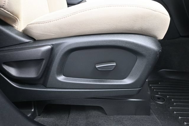 Used 2022 Ford Explorer XLT w/ Class IV Trailer Tow Package AWD/4WD image 42