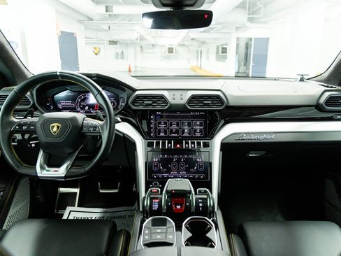 Used 2024 Lamborghini Urus S AWD/4WD image 25