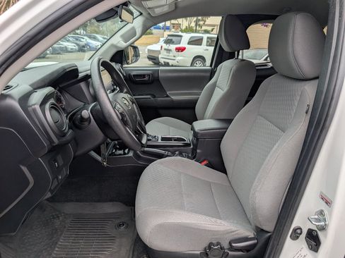 Used 2022 Toyota Tacoma SR RWD image 2