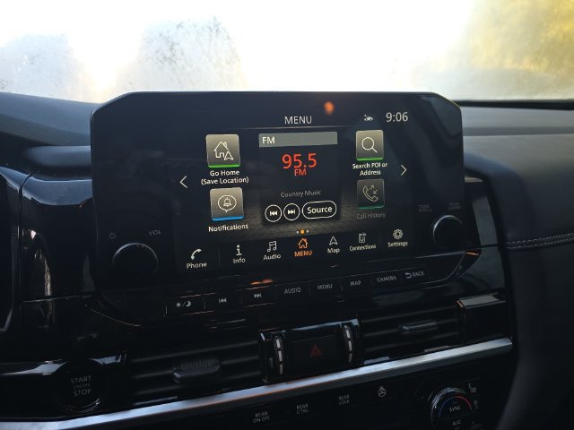Used 2025 Nissan Pathfinder Platinum FWD image 19