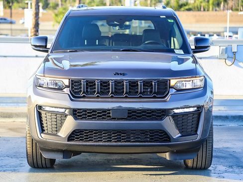 New 2026 Jeep Grand Cherokee Limited w/ Limited Altitude Package AWD/4WD image 3