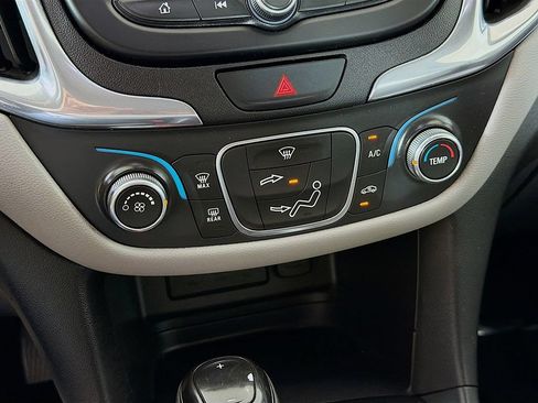 Used 2020 Chevrolet Equinox LS FWD image 33