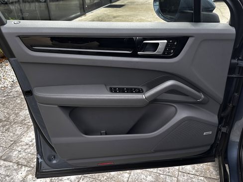 Used 2019 Porsche Cayenne image 21