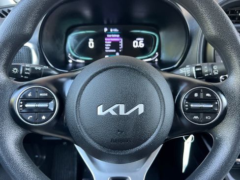 Used 2024 Kia Soul LX w/ Option Group 015 FWD image 23