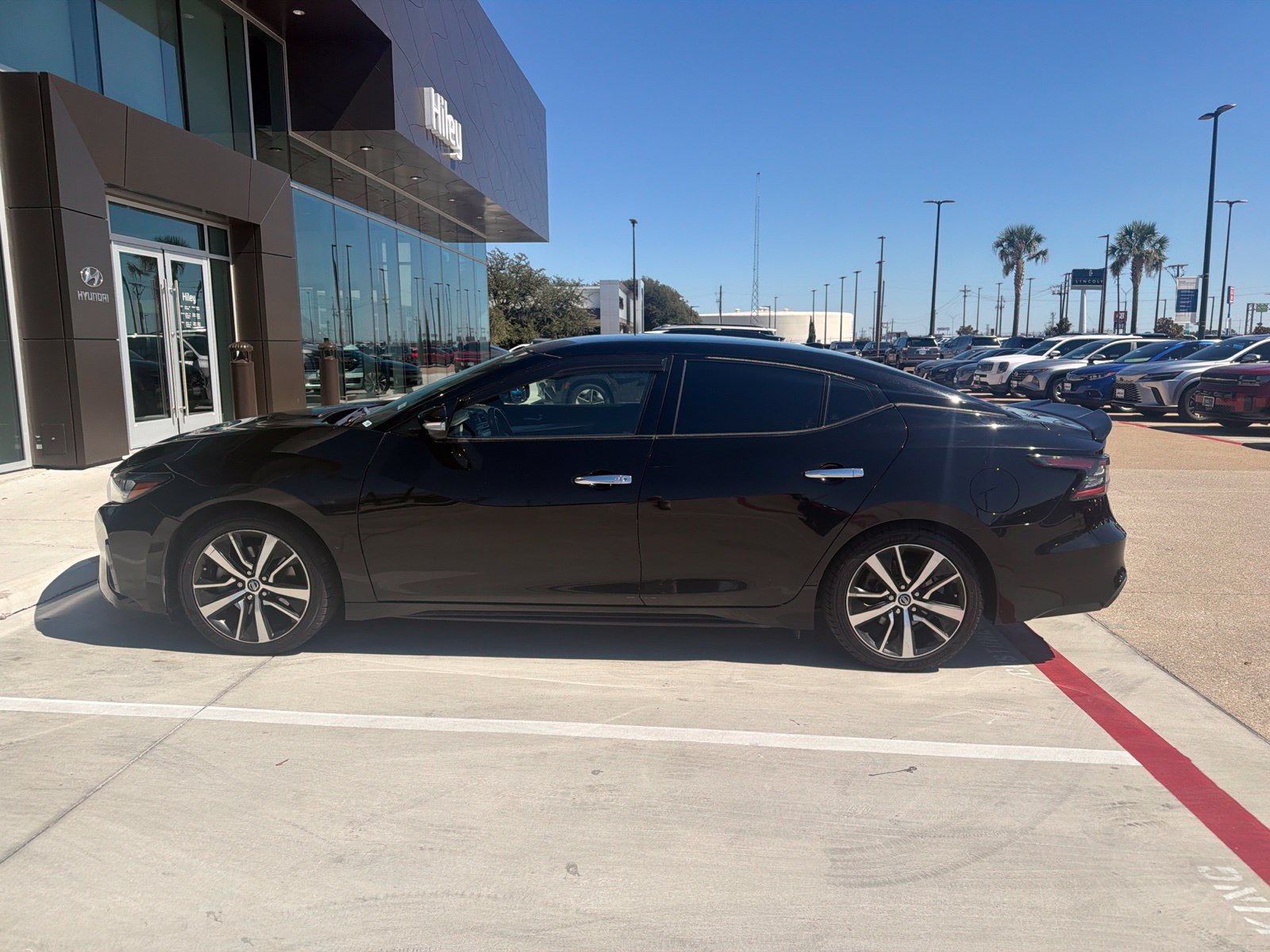 Used 2020 Nissan Maxima 3.5 SV w/ Floor Mat Group FWD image 10