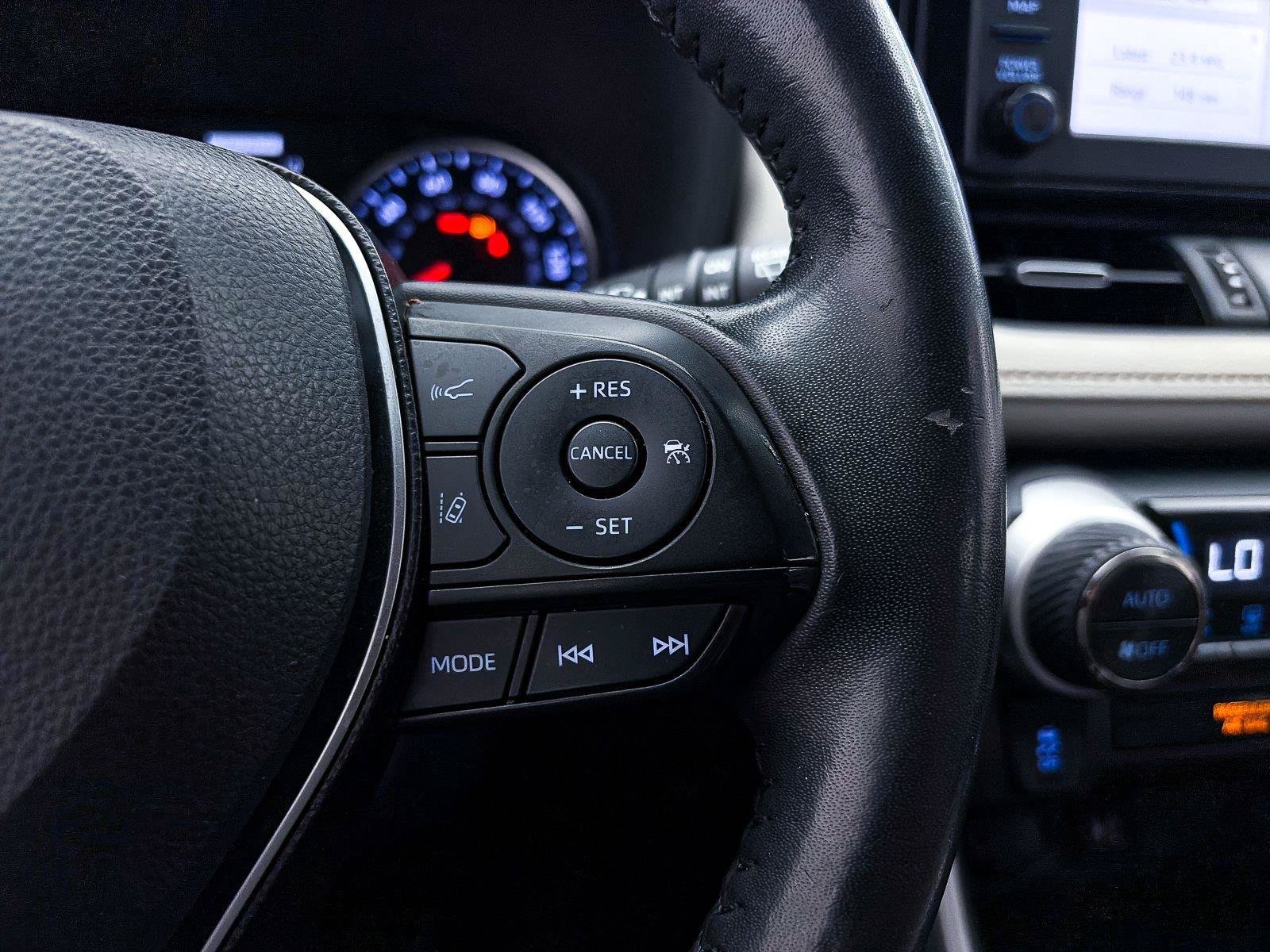 Used 2019 Toyota RAV4 XLE Premium w/ Carpet Mat Package FWD image 30