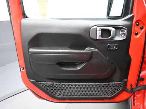 Used 2023 Jeep Gladiator Sport image 9