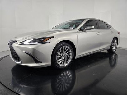 Certified 2022 Lexus ES 300h w/ Luxury Package