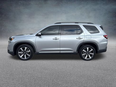 Used 2023 Honda Pilot Touring image 2