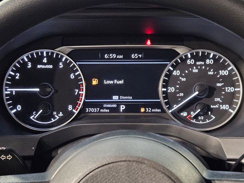 Used 2023 Nissan Pathfinder S FWD image 15