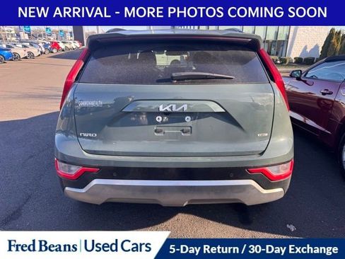 Used 2023 Kia Niro EX Touring image 6