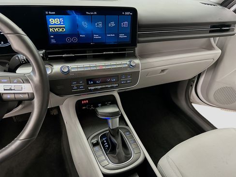 Used 2025 Hyundai Kona SEL AWD/4WD image 25