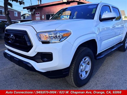 Used 2023 Toyota Tacoma SR AWD/4WD image 32