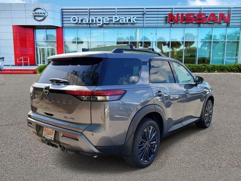 New 2026 Nissan Pathfinder SL w/ SL Premium Package image 2