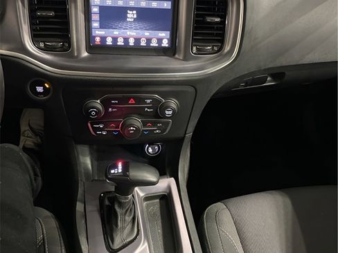 Used 2019 Dodge Charger SXT image 17