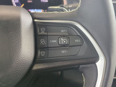 New 2025 Jeep Grand Cherokee Limited w/ Trailer Tow Package image 29