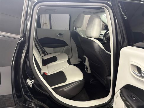 Used 2019 Jeep Compass Latitude w/ Popular Equipment Group image 16