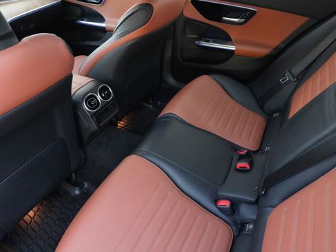 Used 2023 Mercedes-Benz C 300 4MATIC Sedan image 31
