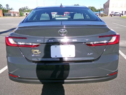 Used 2025 Toyota Camry LE w/ Convenience Package FWD image 4