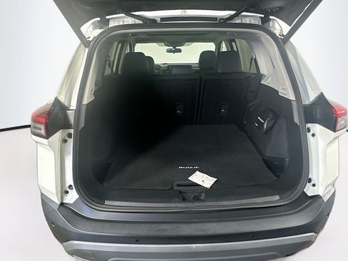 Used 2023 Nissan Rogue SV w/ SV Premium B Package FWD image 28