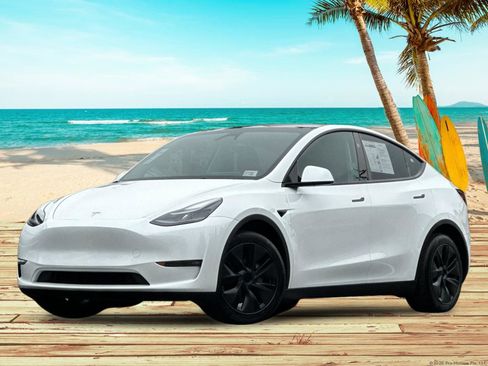 Used 2024 Tesla Model Y Long Range image 2