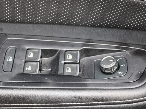 Used 2024 Volkswagen Atlas SE AWD/4WD image 20