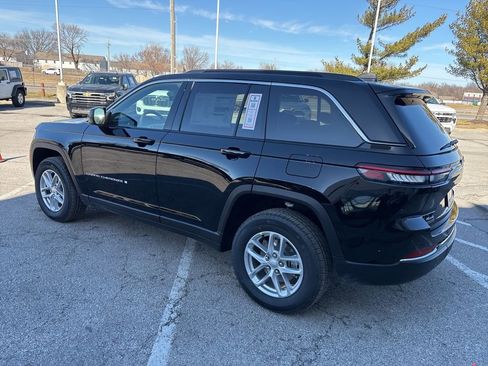 New 2026 Jeep Grand Cherokee Laredo X AWD/4WD image 22