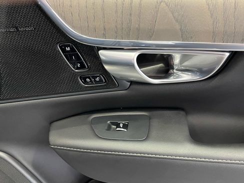 Used 2023 Volvo S90 B6 Ultimate w/ Protection Package Premier image 40