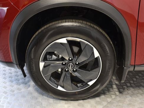 Used 2025 Nissan Rogue SV image 44