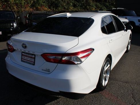 Used 2019 Toyota Camry LE image 3