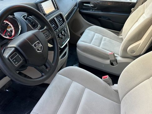 Used 2017 Dodge Grand Caravan SE w/ Power Window Group image 4