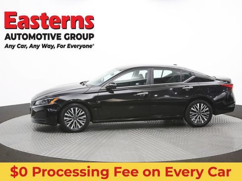 Used 2023 Nissan Altima 2.5 SV FWD image 61